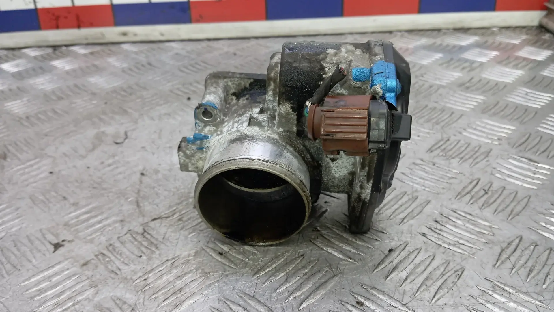 Дроссельная заслонка 35100-2F100