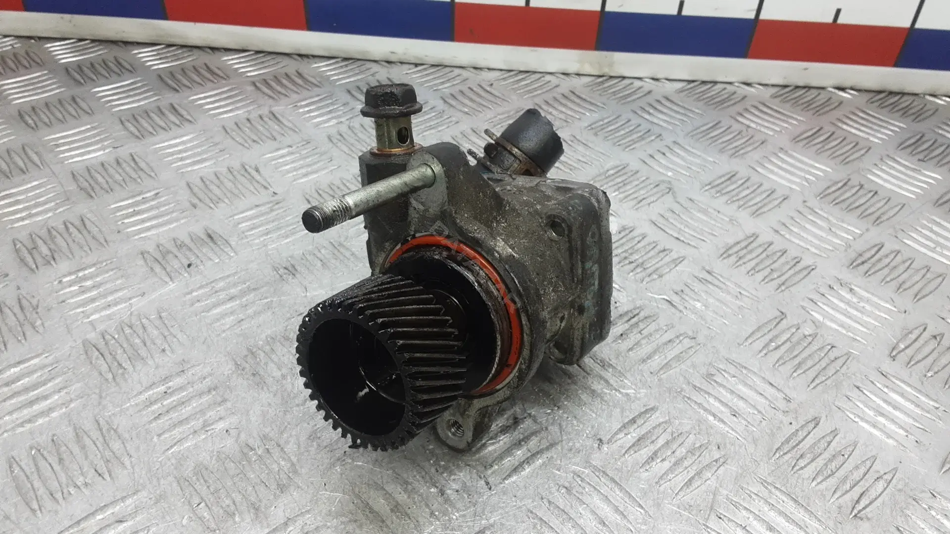 Насос гидроусилителя руля UR56A