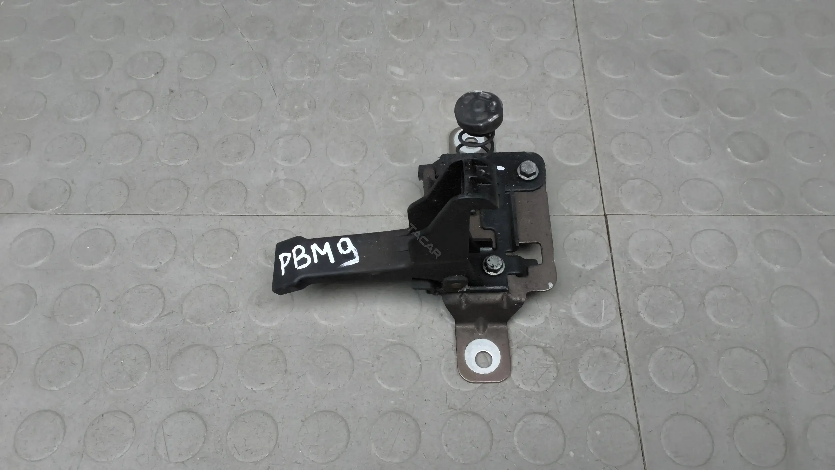 Ручка открывания капота PBM09JB01