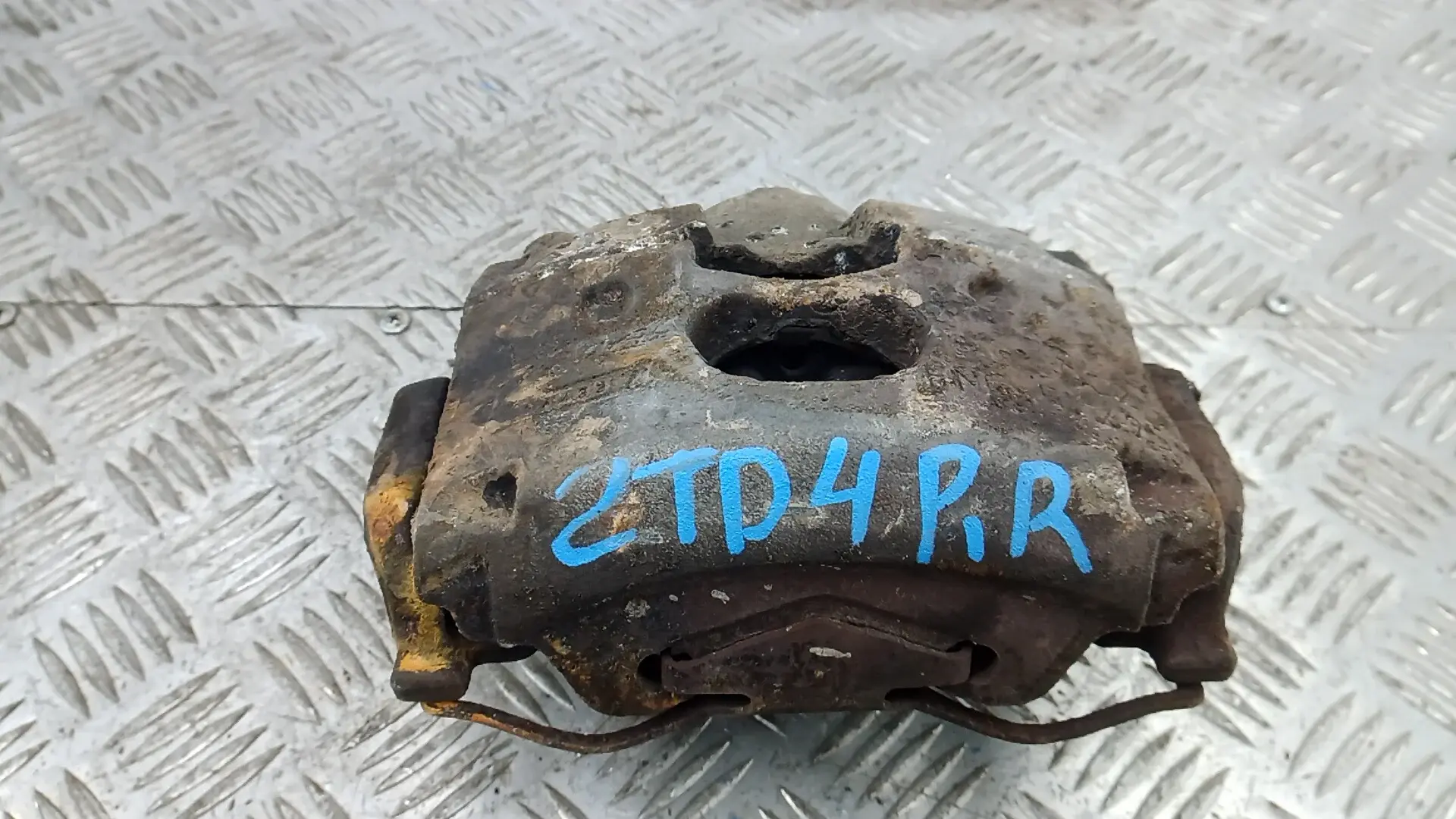 Суппорт тормозной 2TD04N701