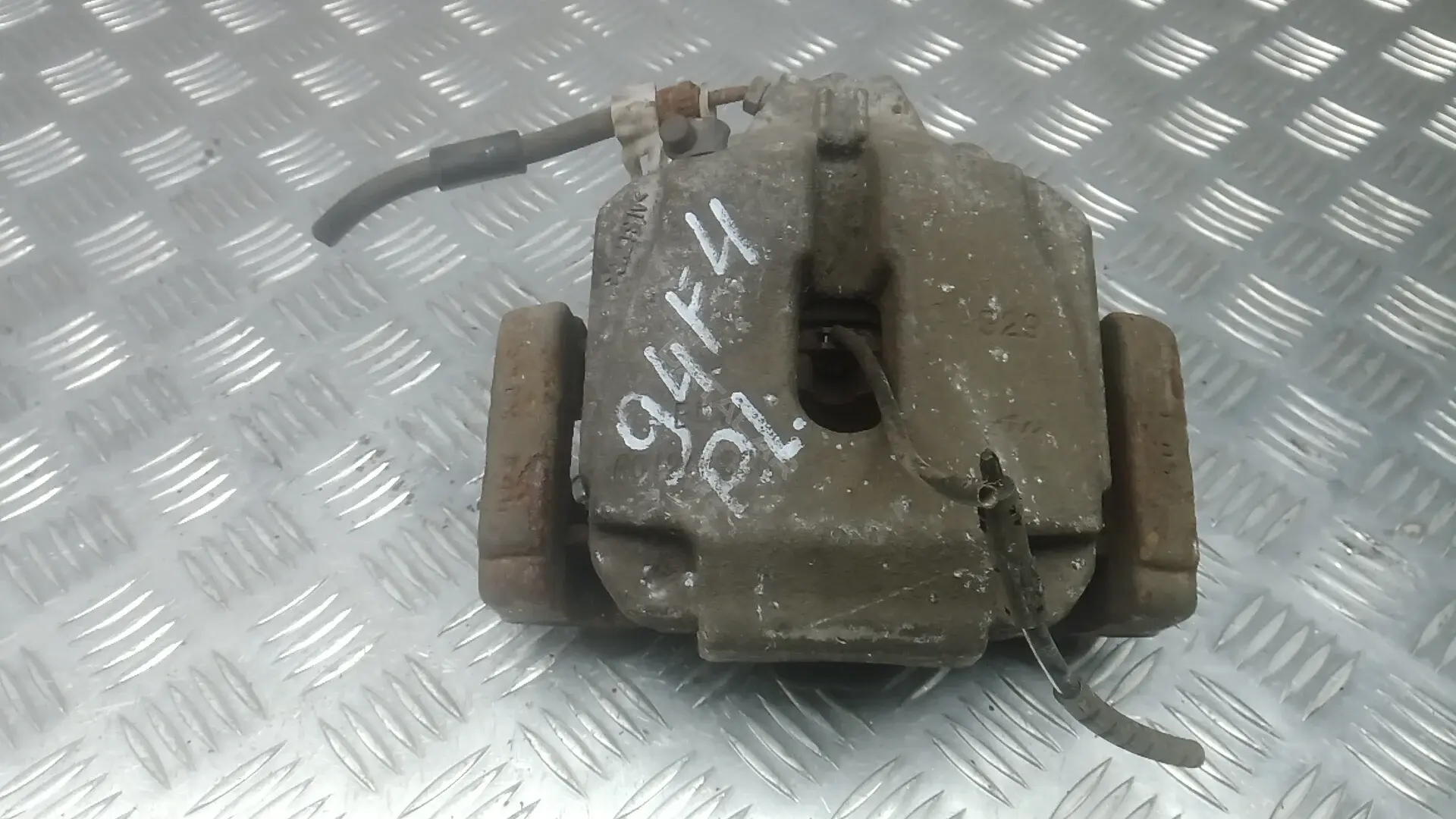 Суппорт тормозной 94F04K702