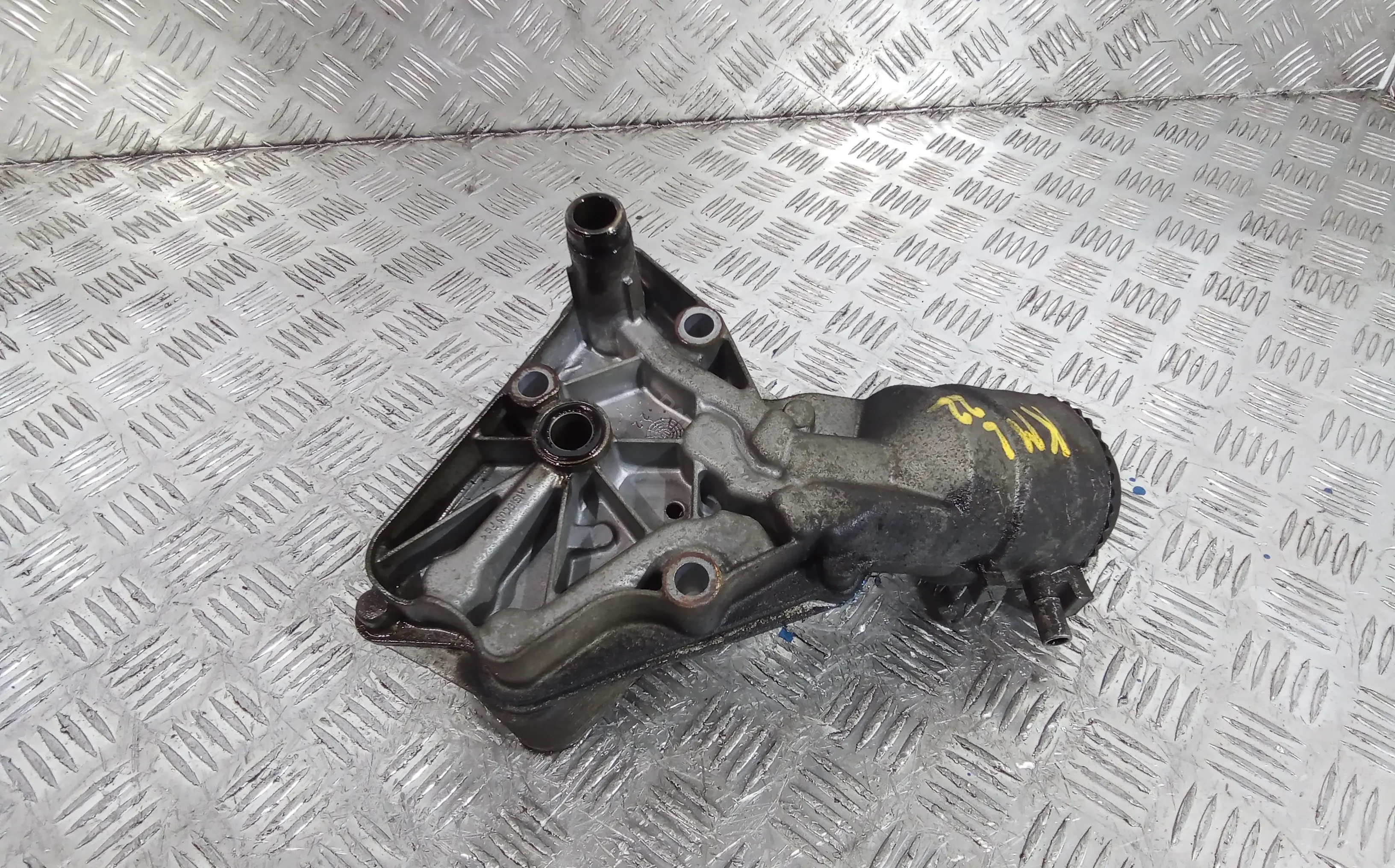 Корпус масляного фильтра KML22A801