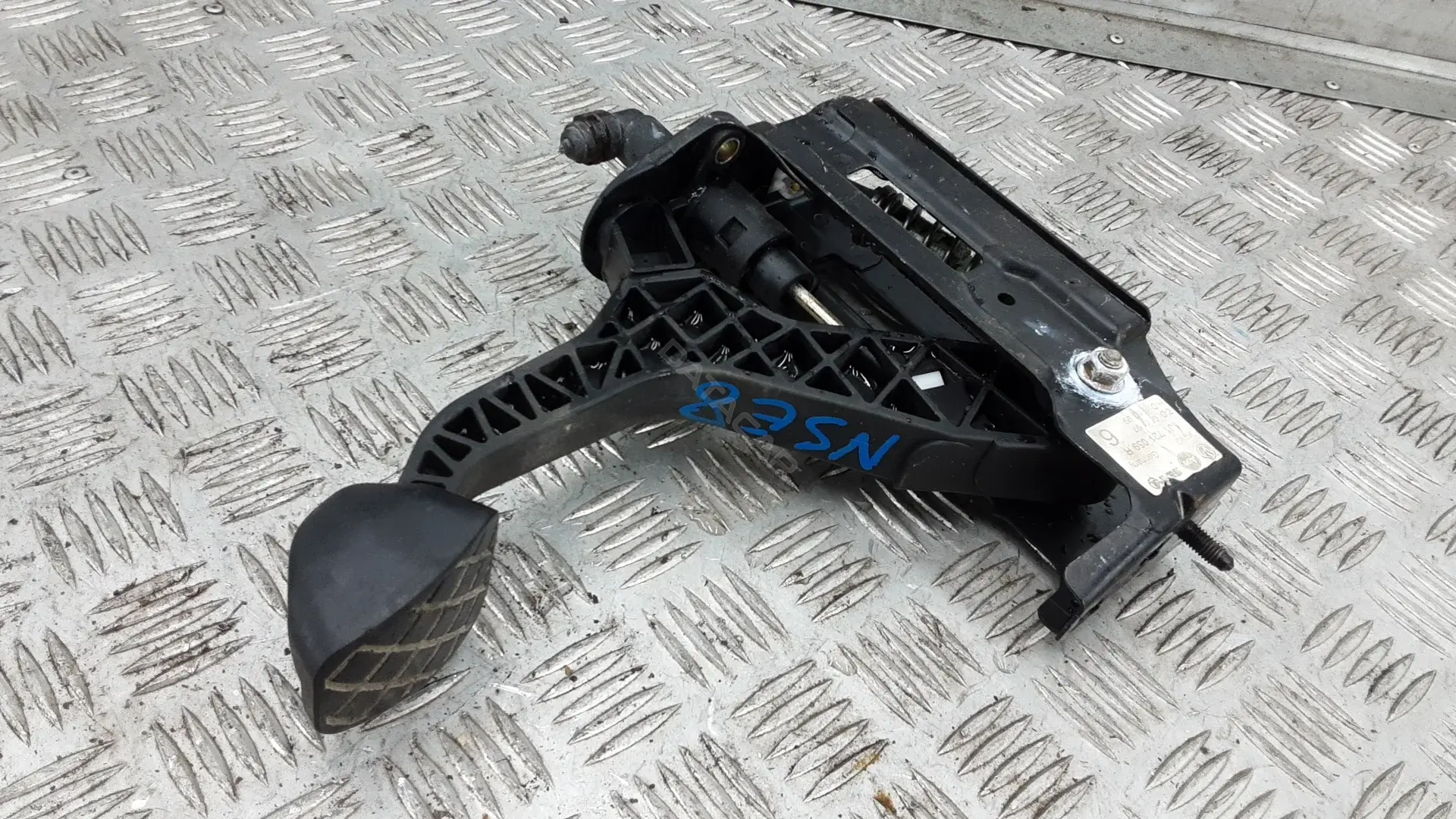 Педаль газа NSE08NW01