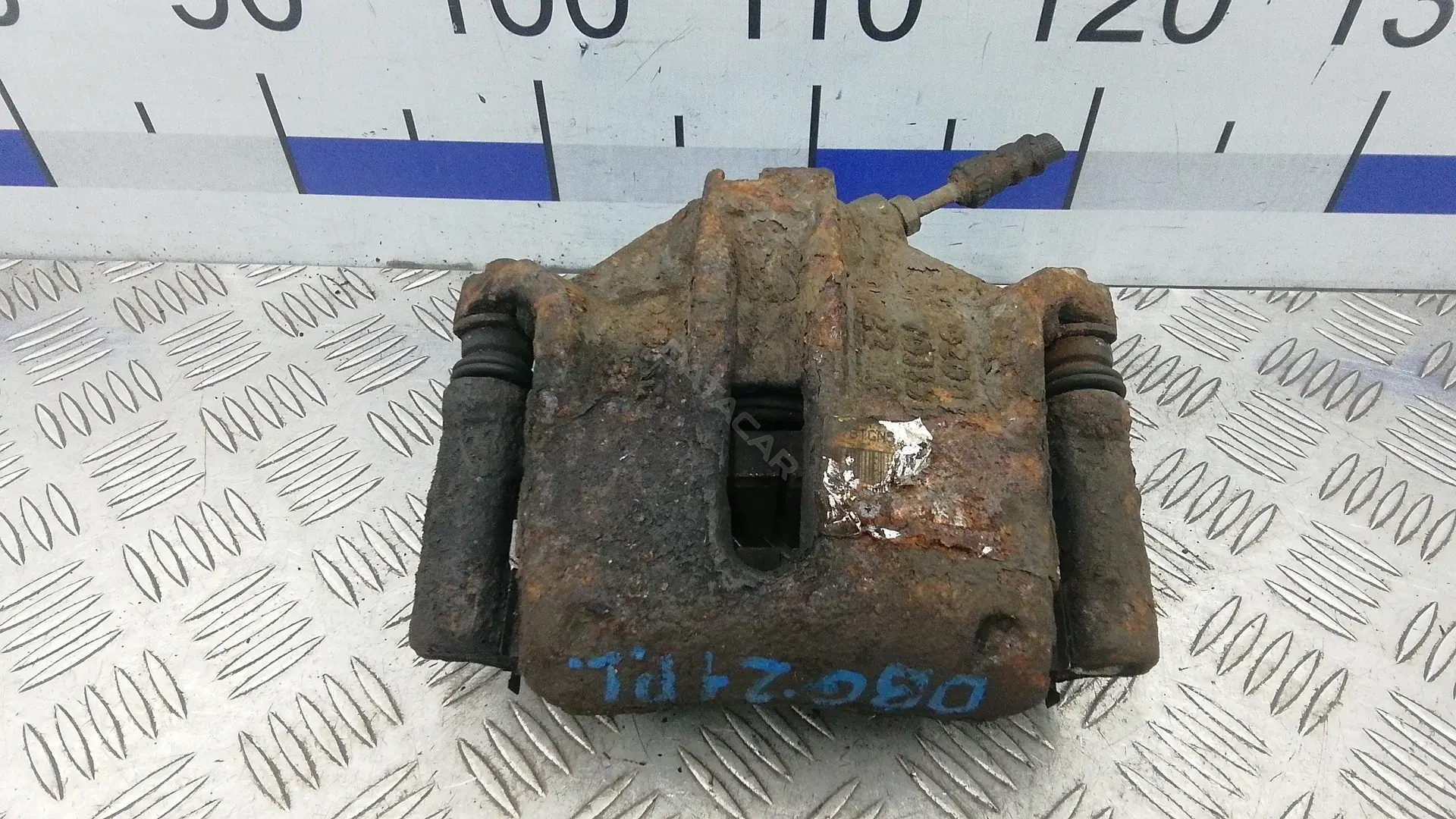 Суппорт тормозной DBG21K701