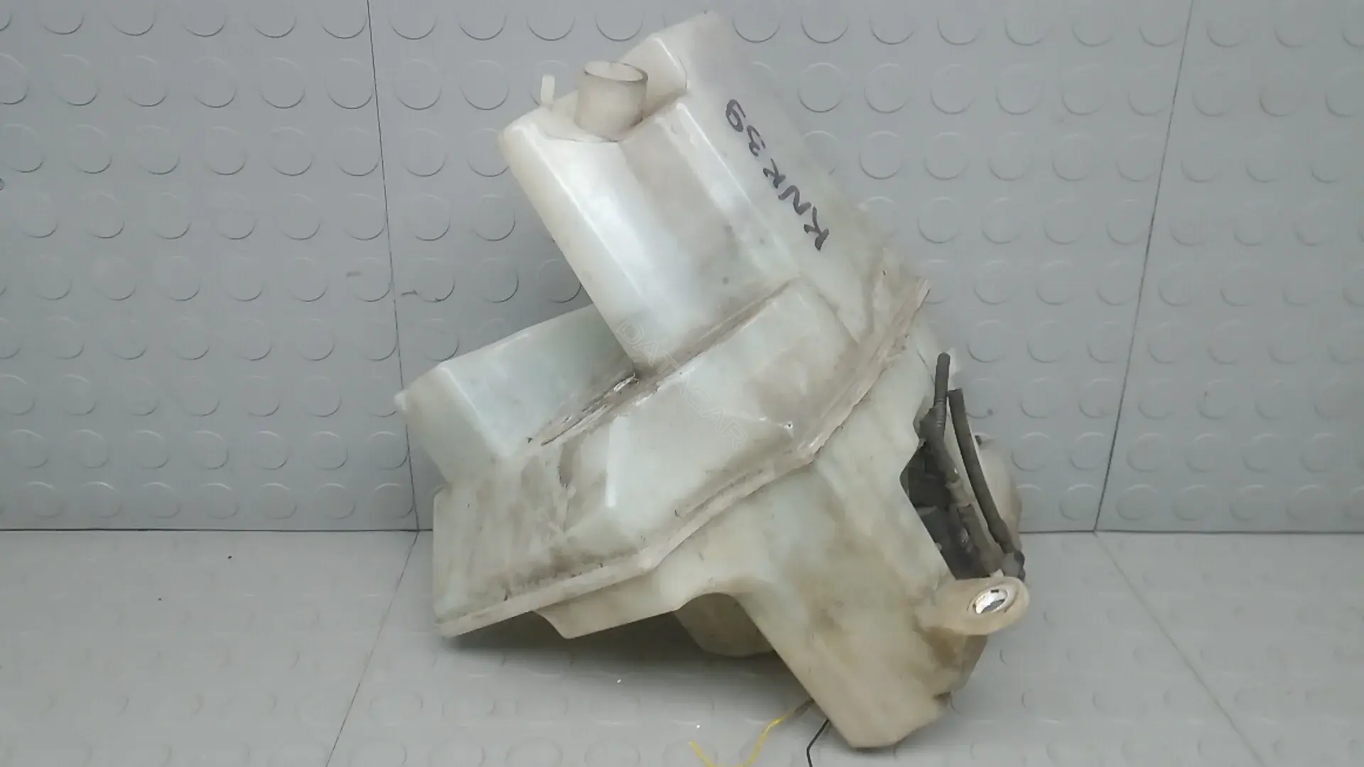 Бачок омывателя KNK39NL01