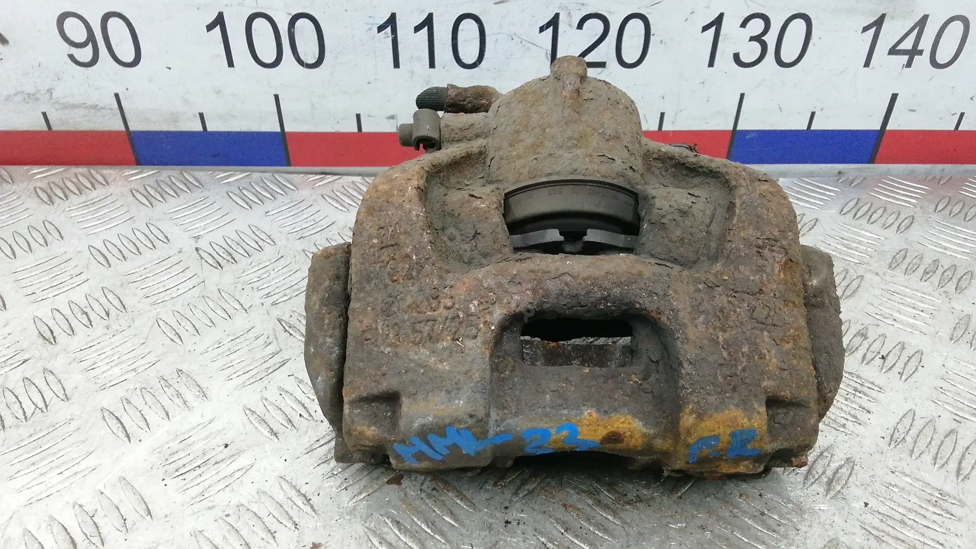 Суппорт тормозной MML23N701
