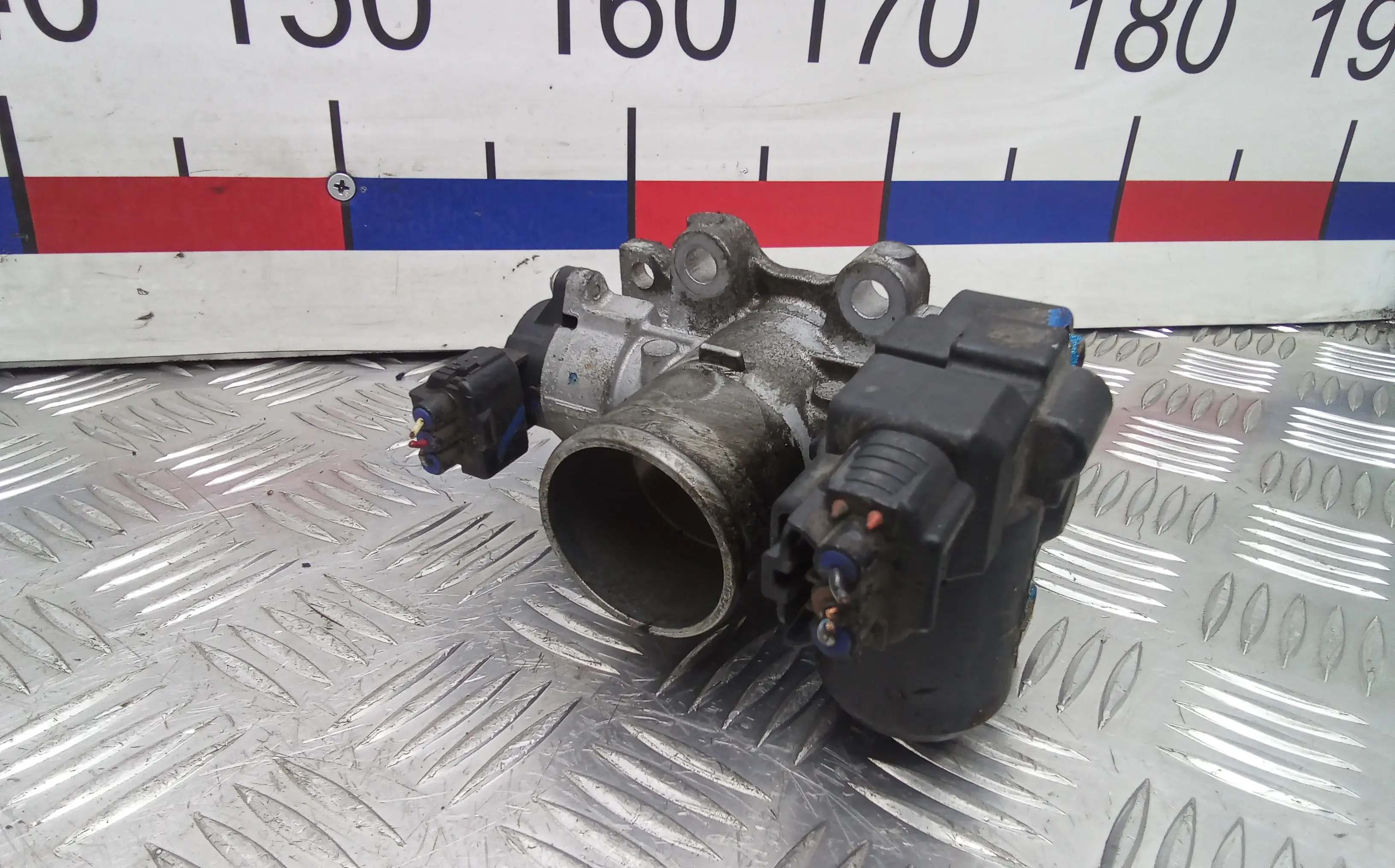 Дроссельная заслонка 5BL12BQ01