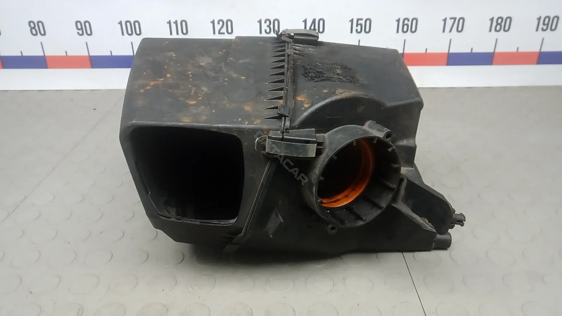 Корпус воздушного фильтра 4F0133837N
