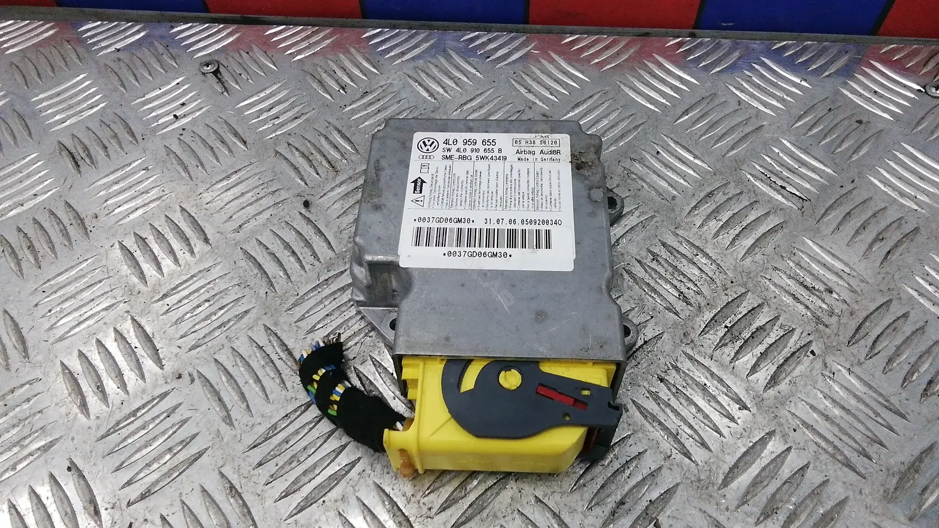 Блок управления подушками безопасности 4l0959655