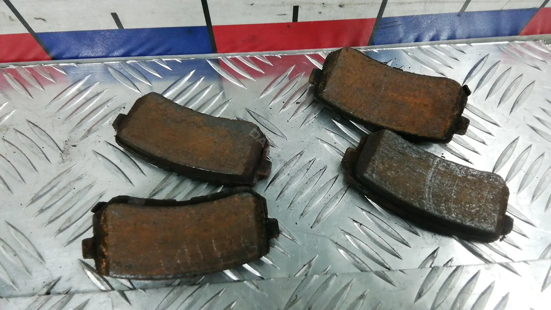 Тормозные колодки TEA15MK01