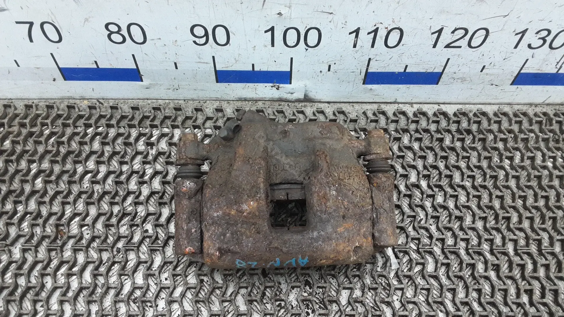 Суппорт тормозной ADN28N701