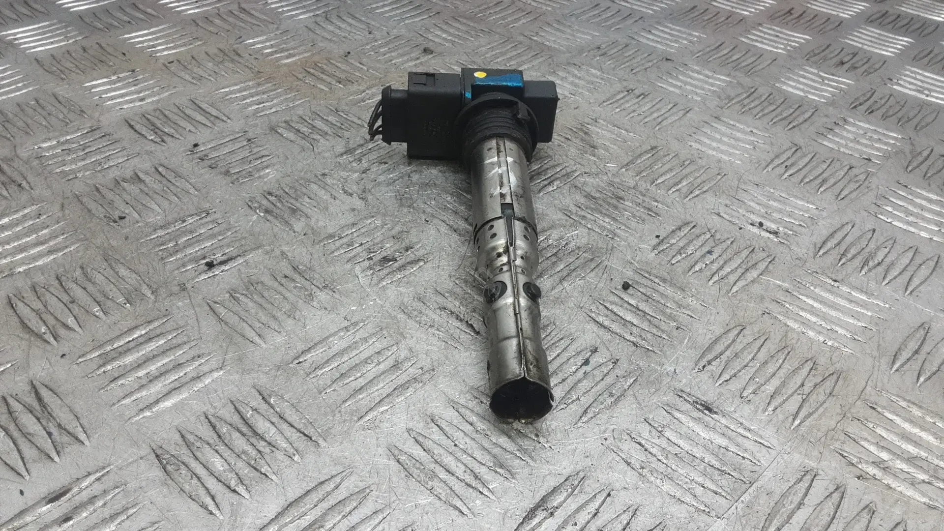 Катушка зажигания 03D905715A