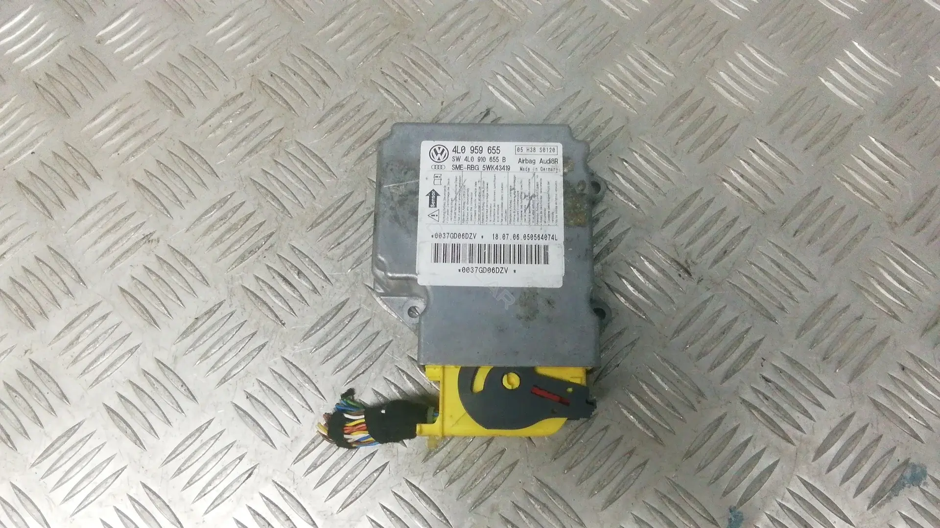 Блок управления подушками безопасности 4l0959655