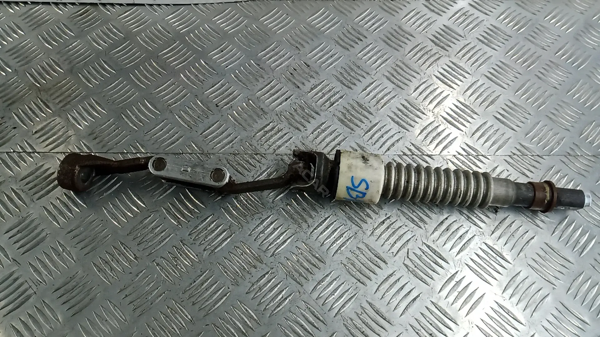 Рулевой карданчик SBR03JW01