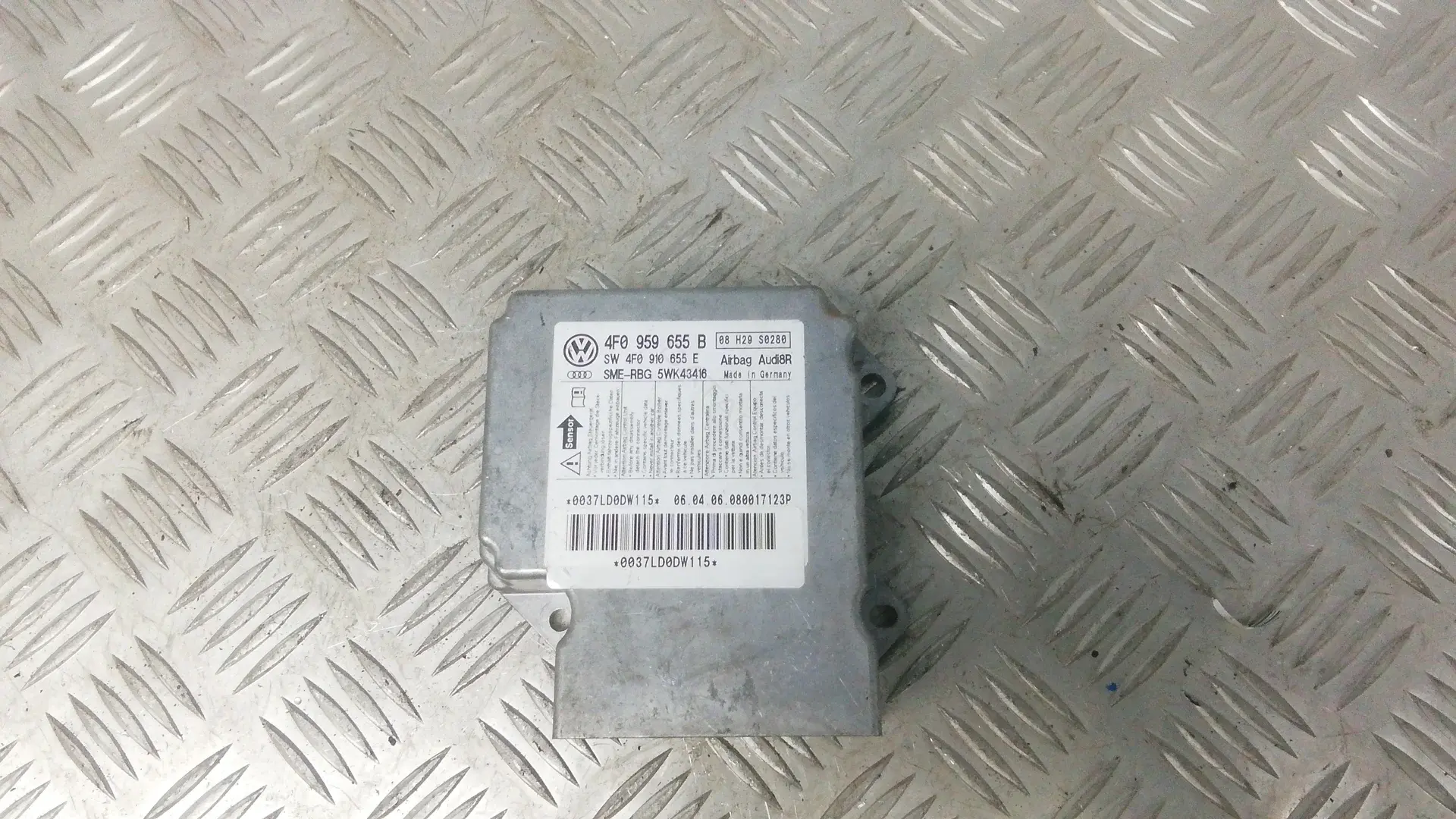 Блок управления подушками безопасности 4f0959655b