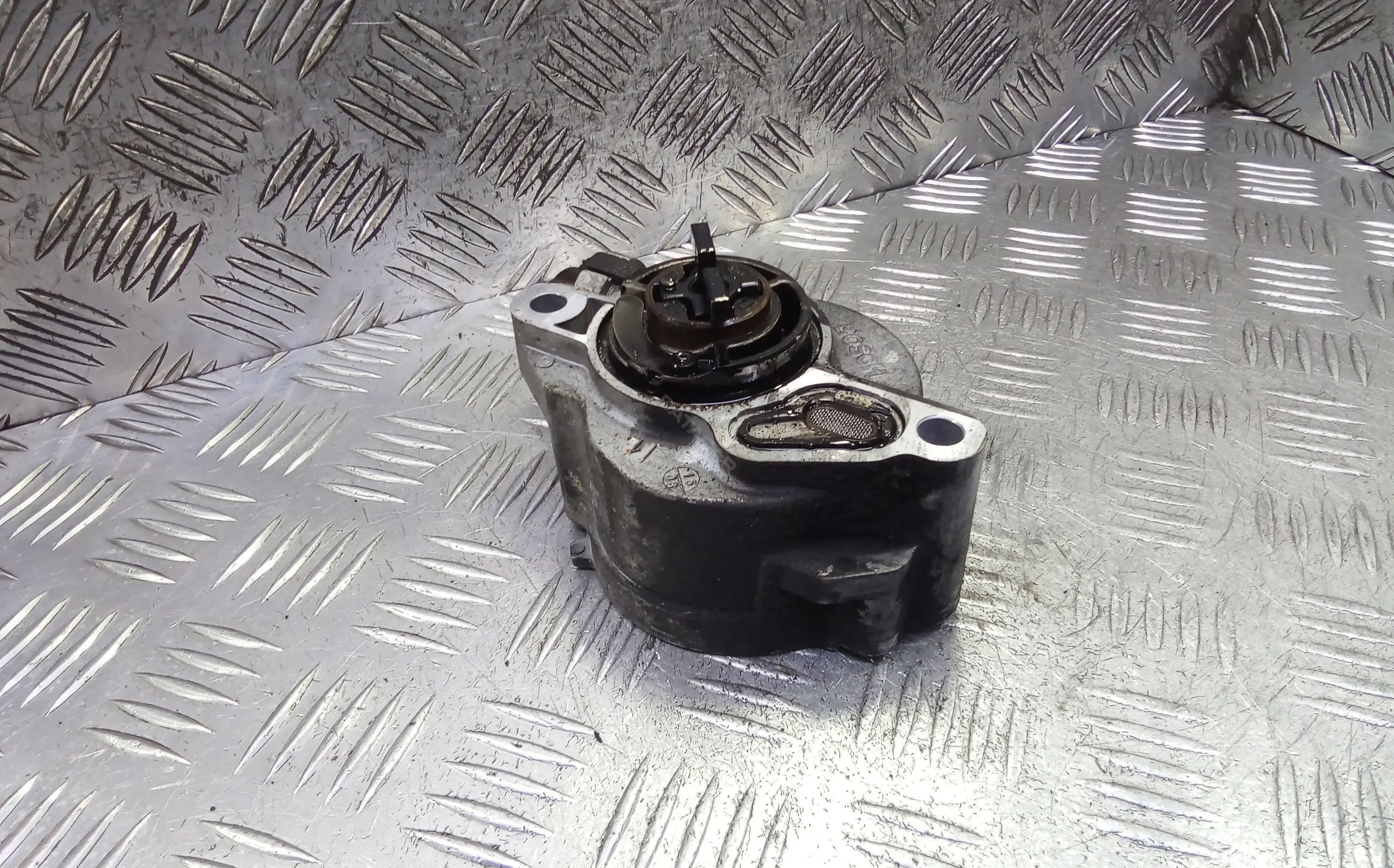 Вакуумный насос 7AR12KX01