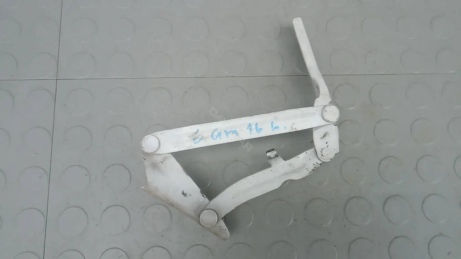 Петля капота 6GM16D501