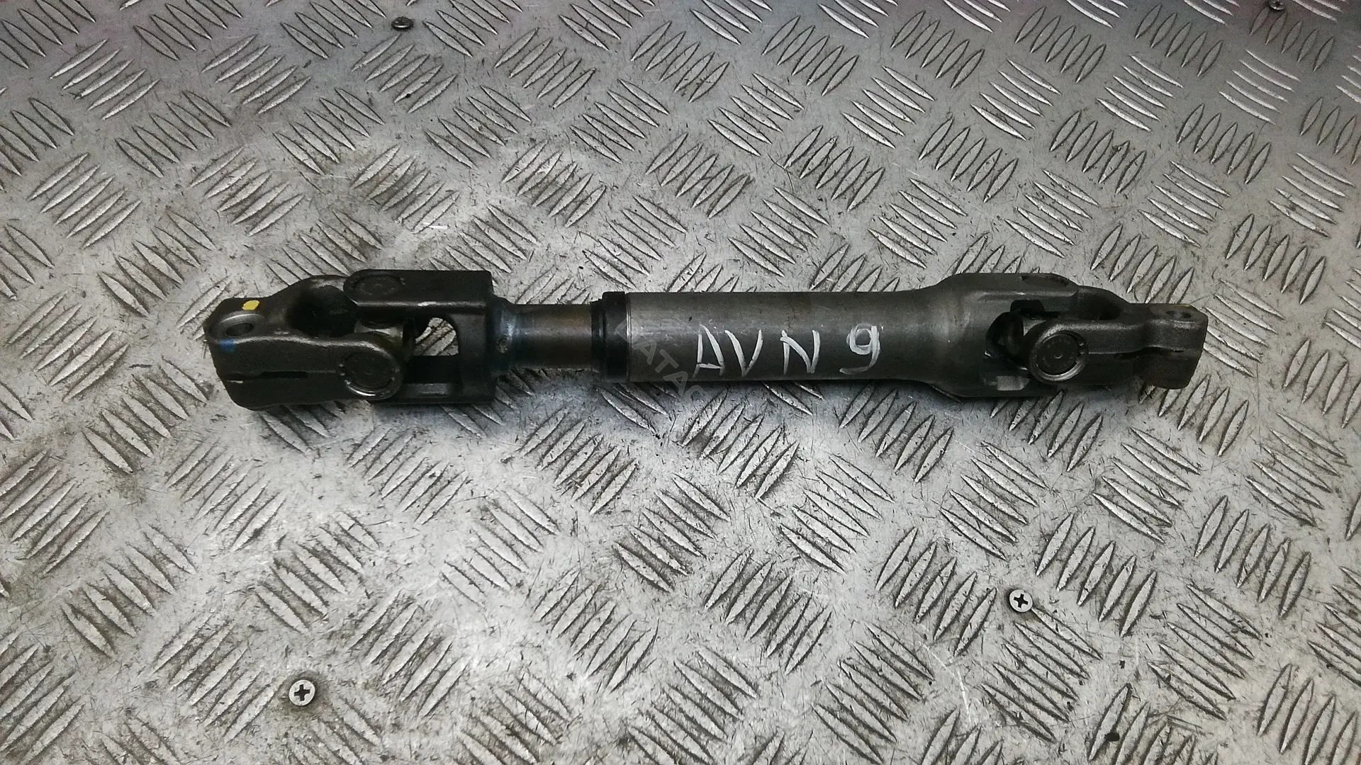 Рулевой карданчик AVN09JW01