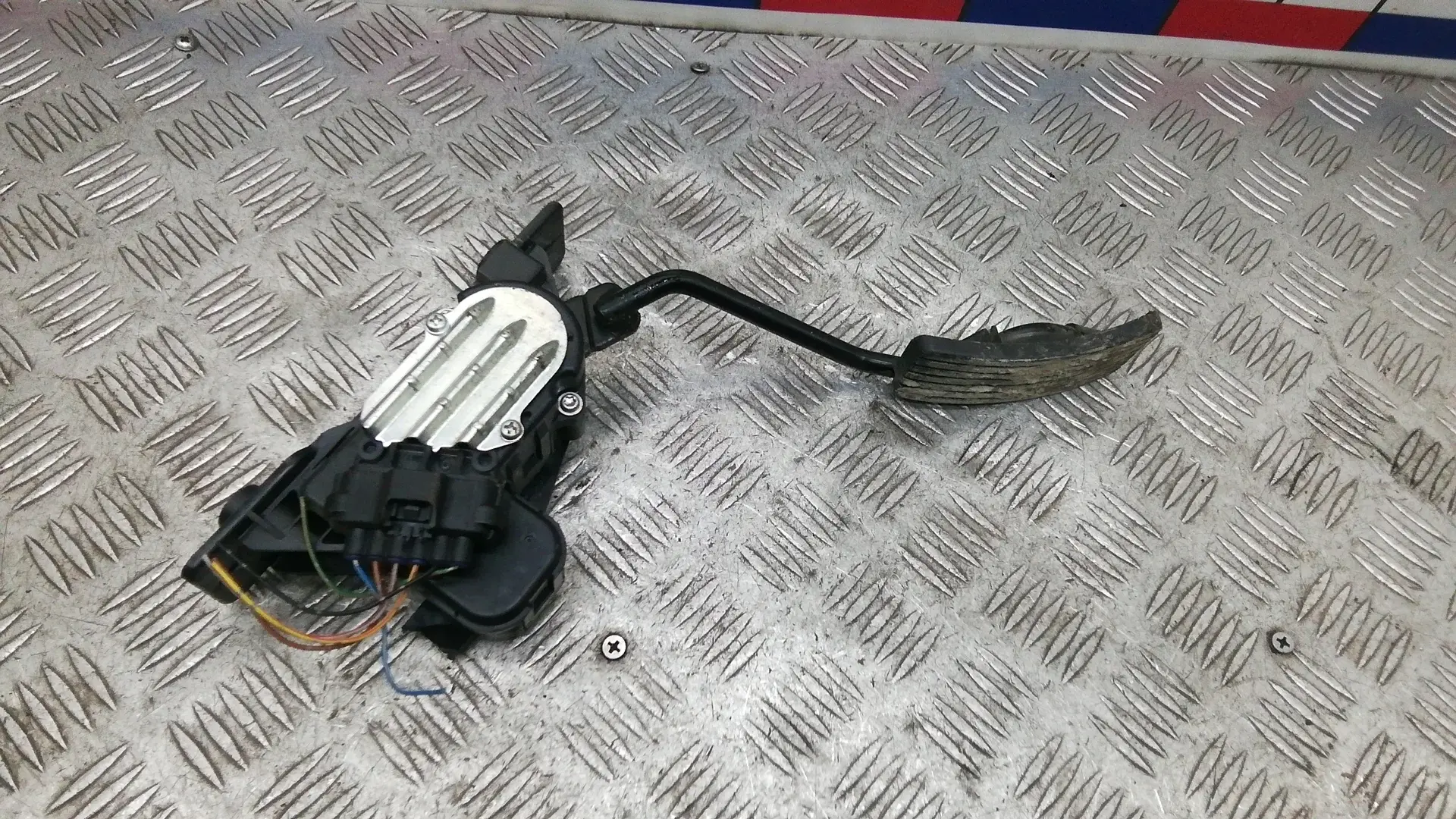 Педаль газа 1600A014