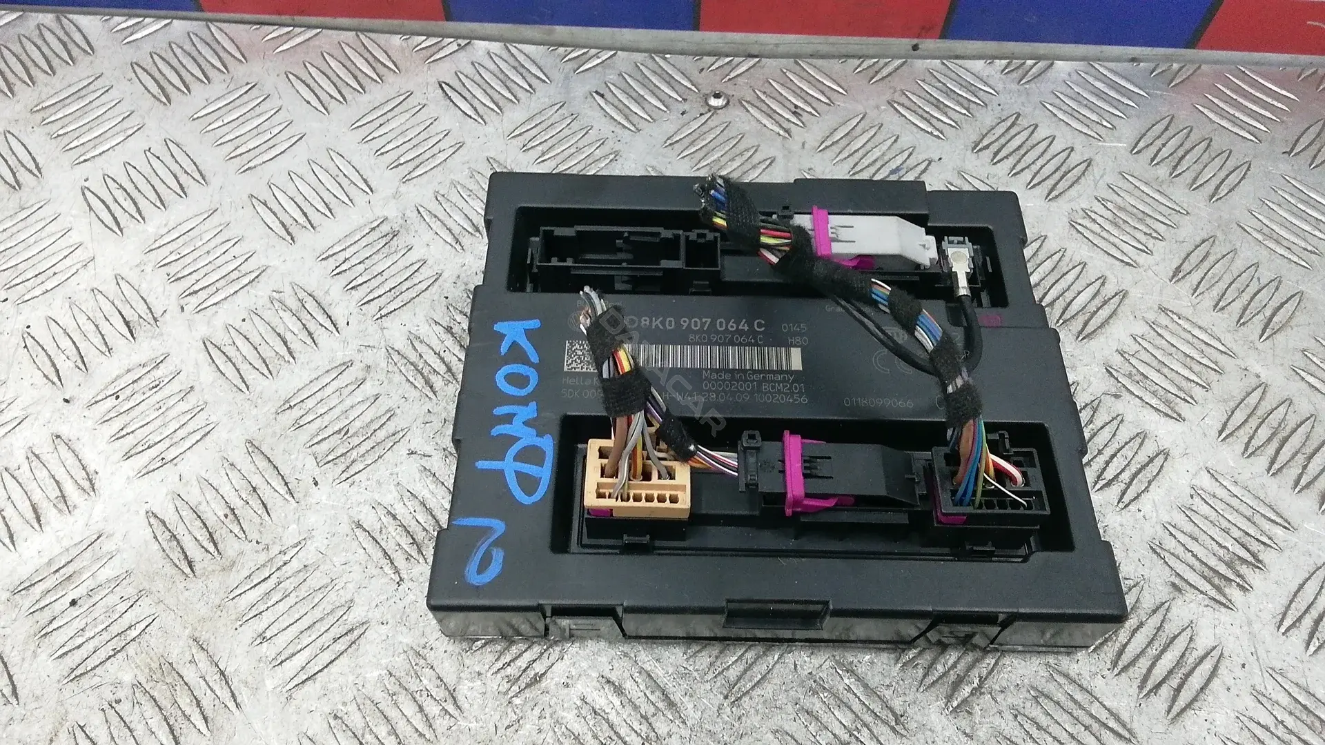 Блок комфорта 8k0907064c