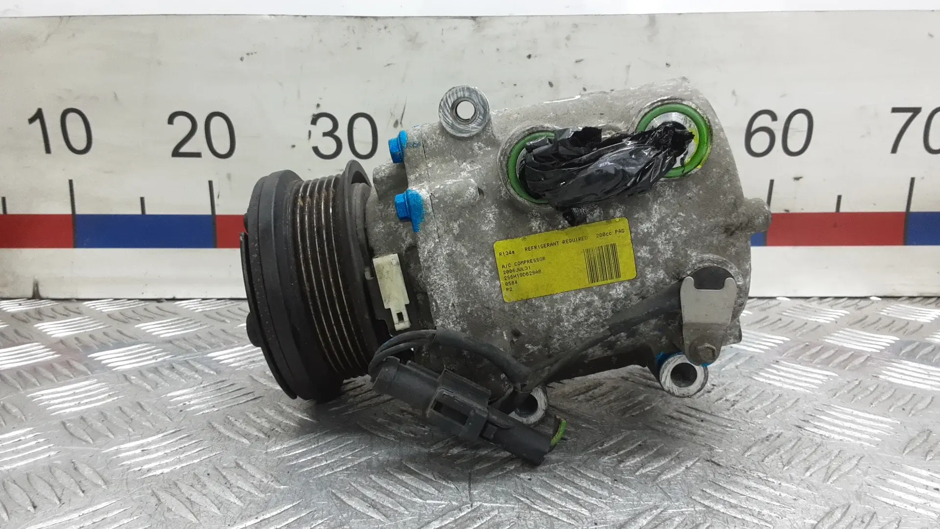 Компрессор кондиционера 2S6H19D629AB