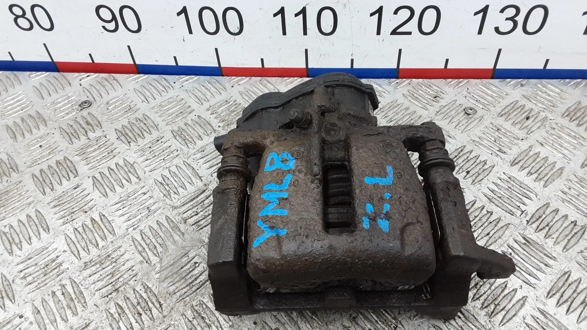 Суппорт тормозной 8K0615403E
