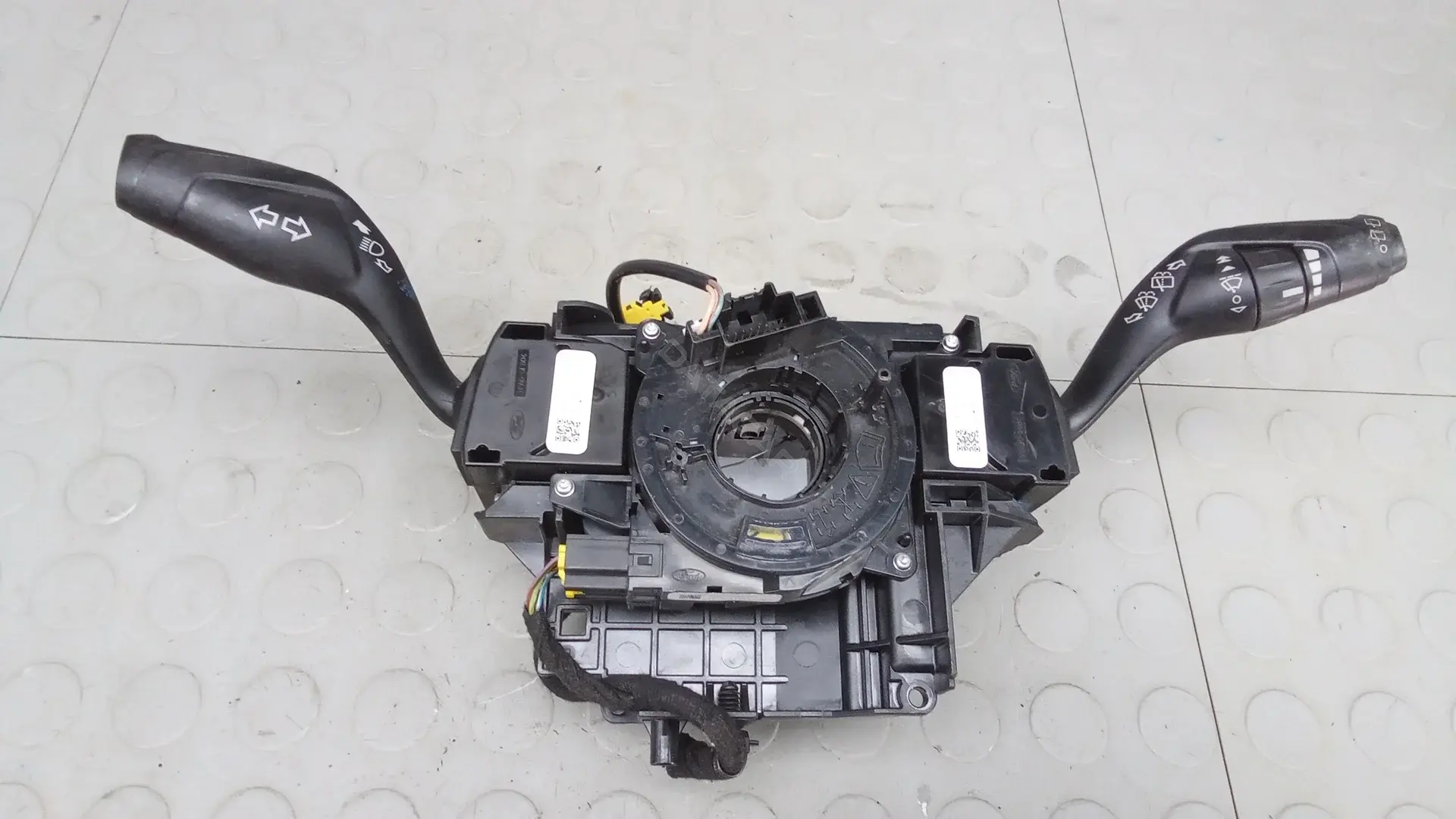 Переключатель подрулевой BV6T13W064AH