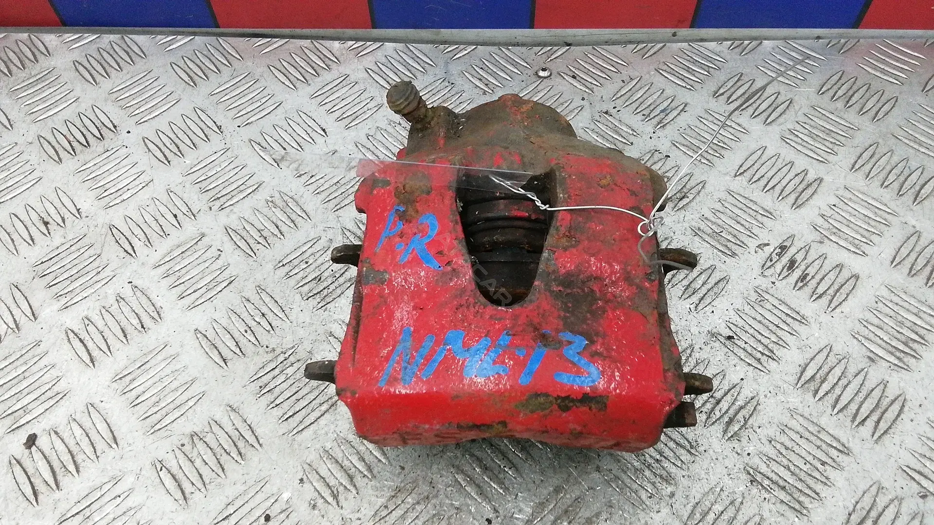Суппорт тормозной NML13N701
