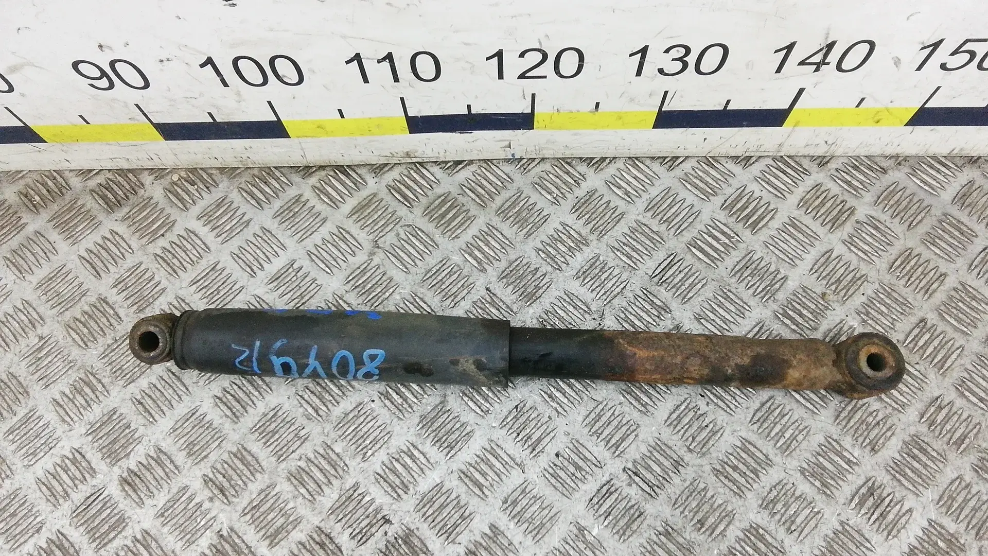 Амортизаторы 80Y09MF02