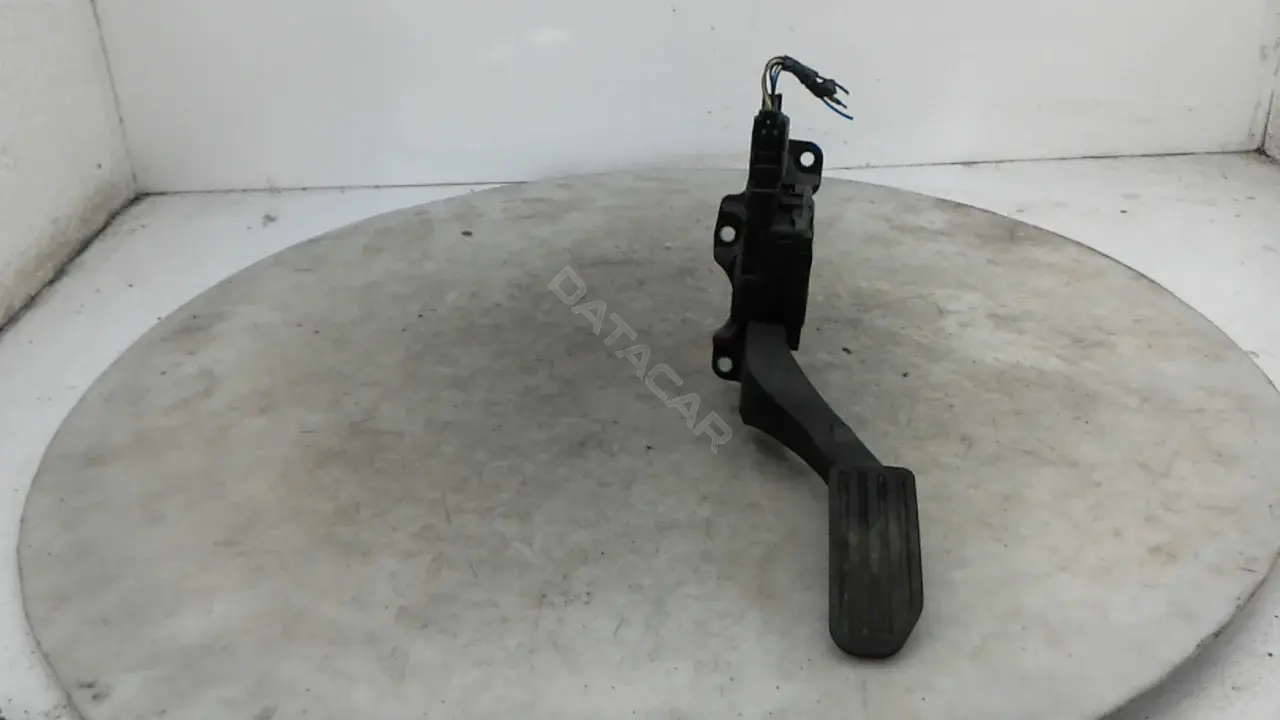 Педаль газа 84L13NW01