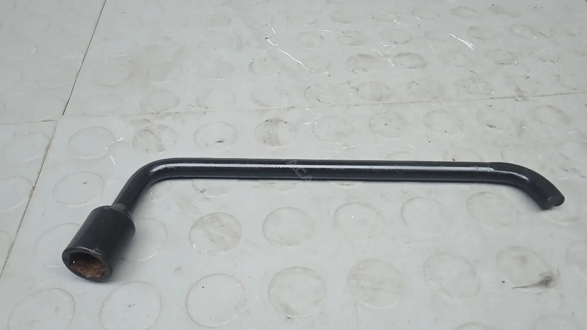 Ключ колесный (балонный) DLK35VP01