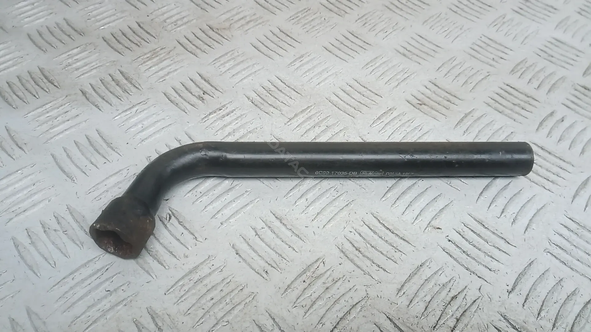 Ключ колесный (балонный) 8OK28VP01