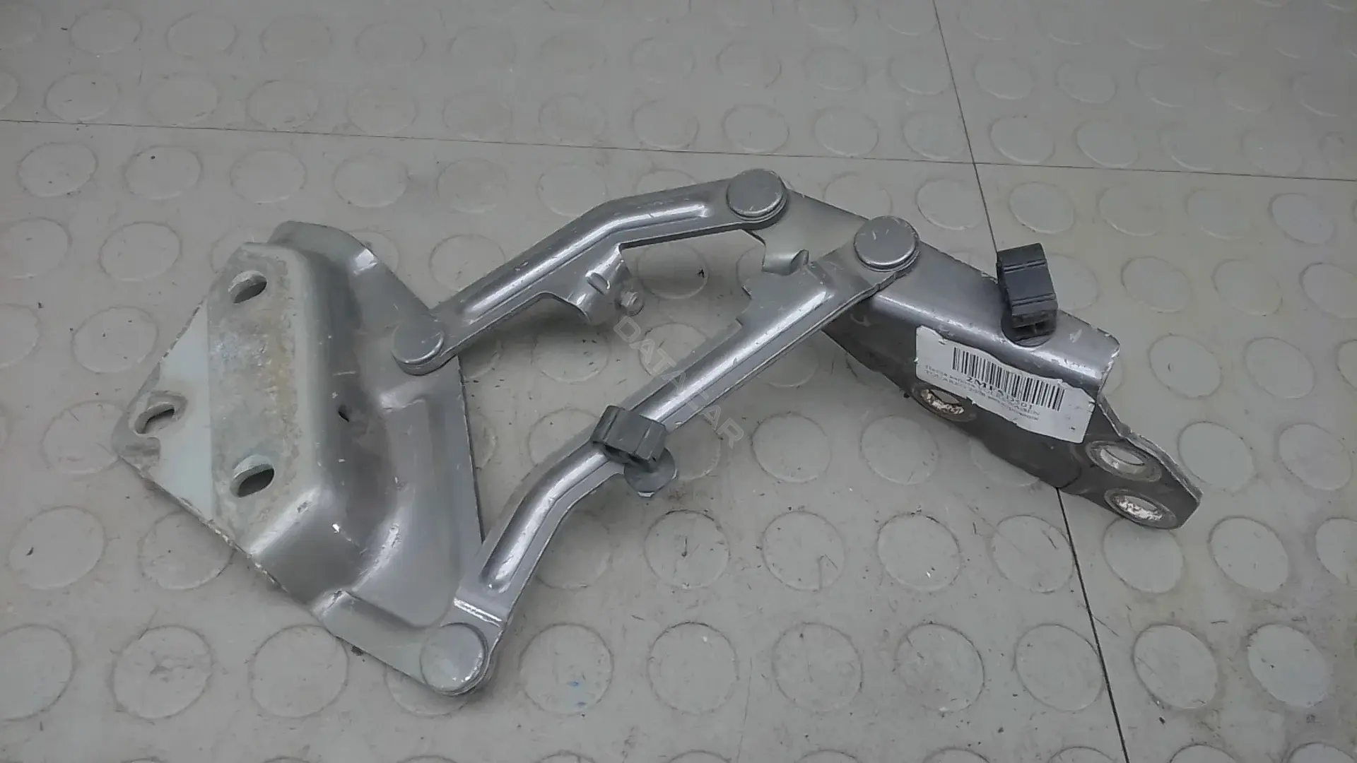 Петля капота 2MF05D501