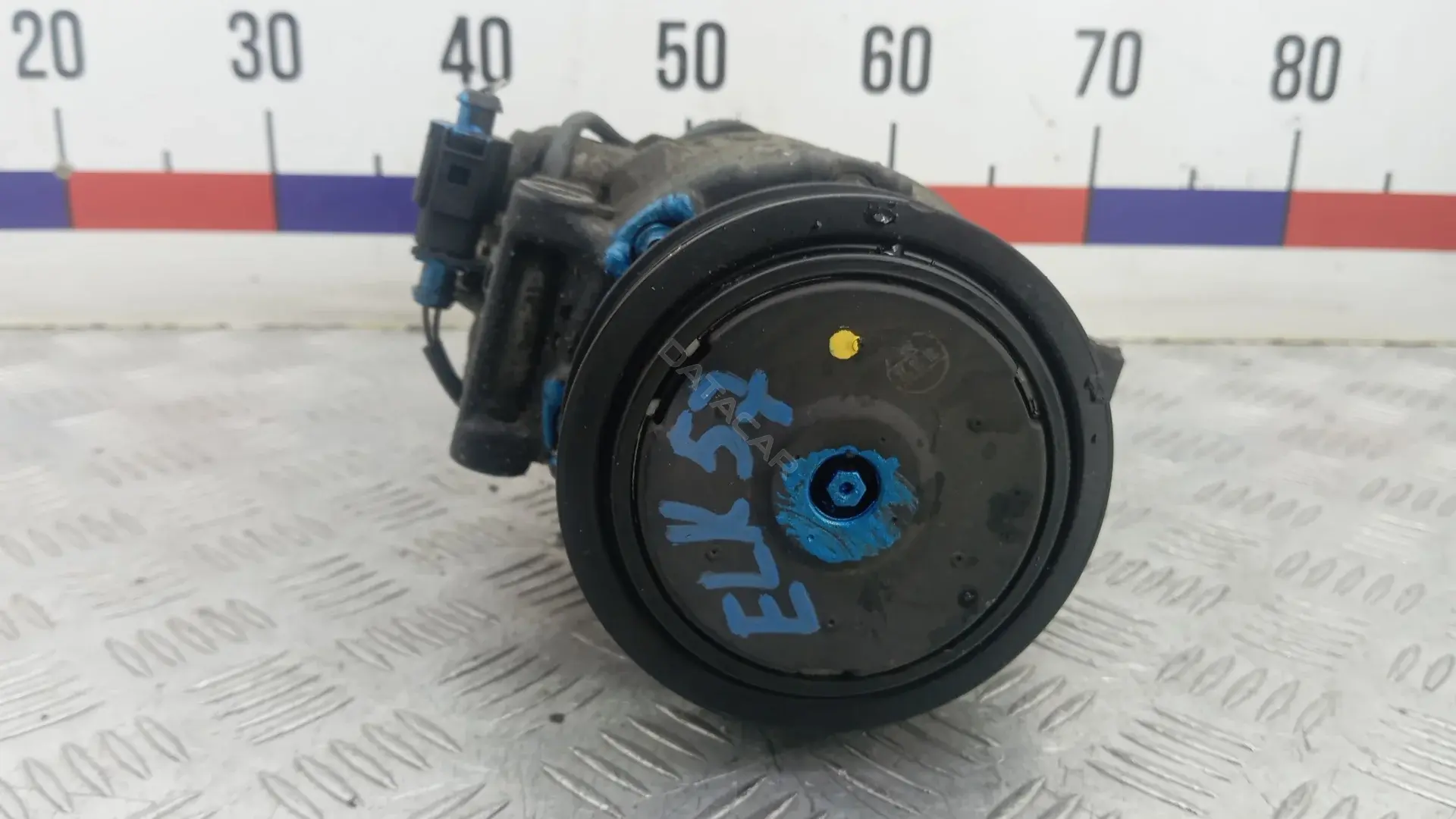 Компрессор кондиционера 7L6820808