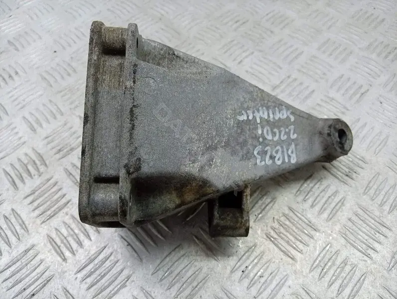 Кронштейн двигателя A6462230304