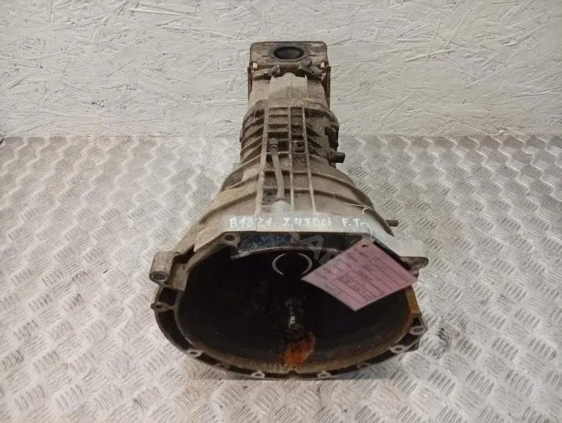 Механическая коробка передач (МКПП) YC1R7003HF