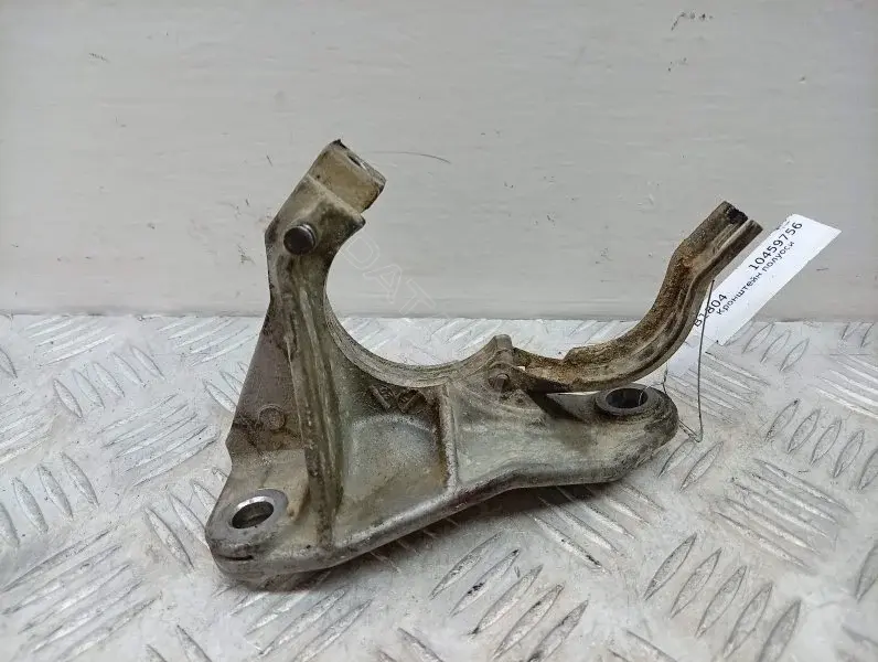 Кронштейн полуоси 8200684534
