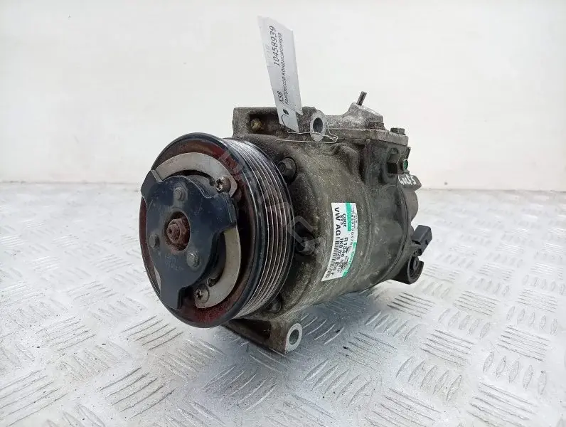 Компрессор кондиционера 1K0820859F