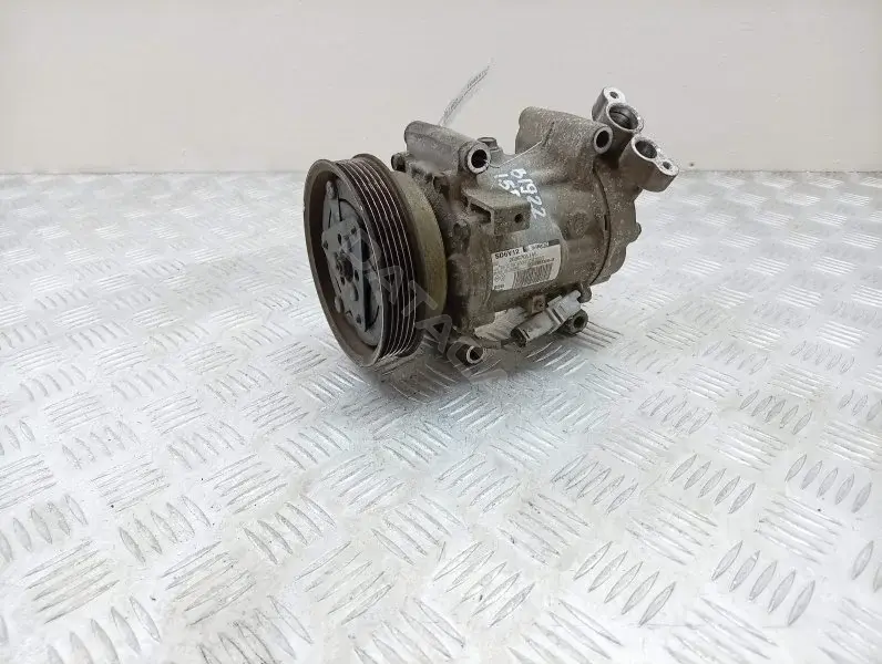 Компрессор кондиционера 8200953359A