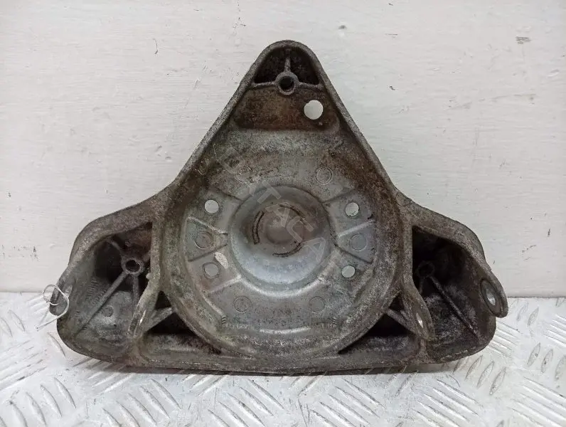 Опора амортизатора 8D0432383E