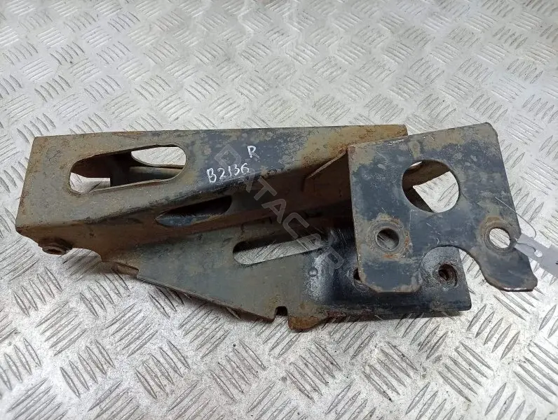 Кронштейн подрамника 7700307750D