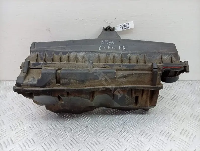 Корпус воздушного фильтра V760954680