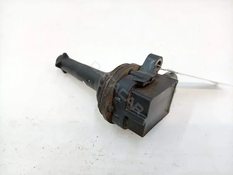 Катушка зажигания 30713417