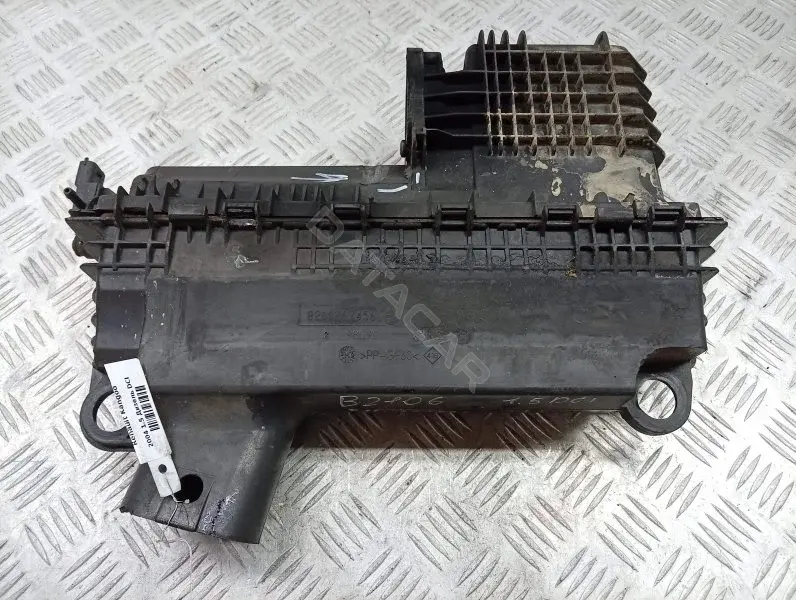 Корпус воздушного фильтра 8200267456
