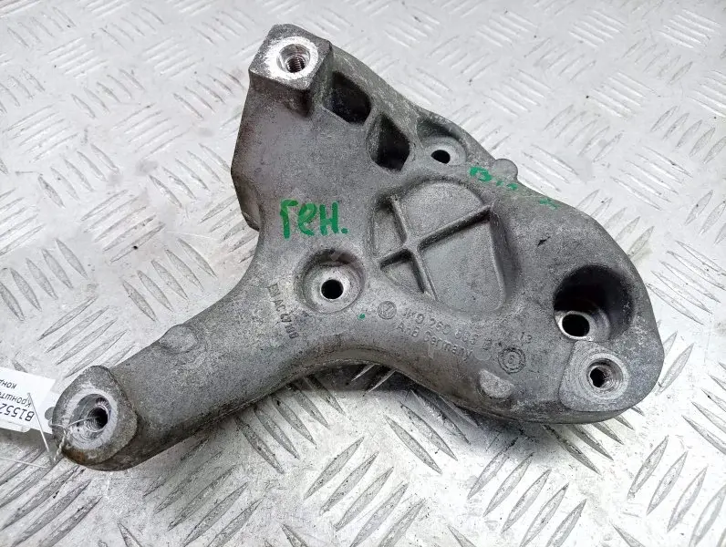 Кронштейн компрессора кондиционера 1K0260885B