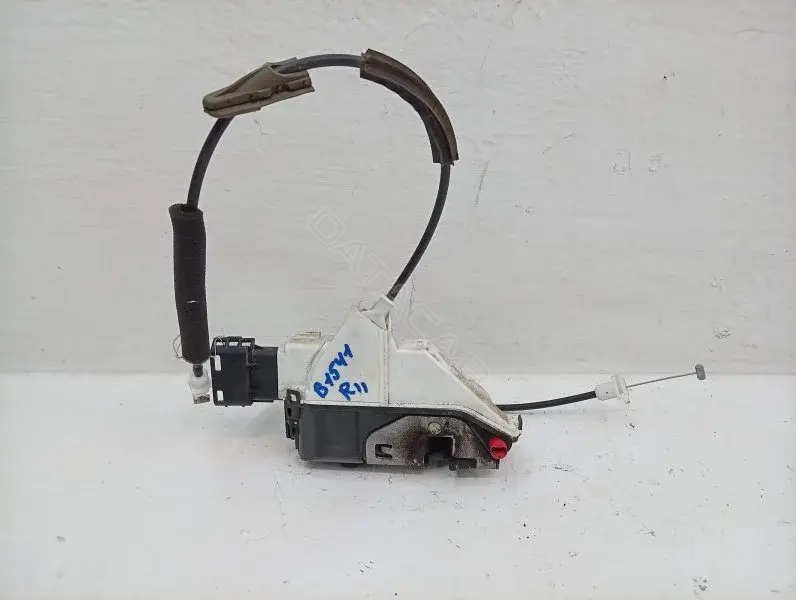 Замок двери 10453423