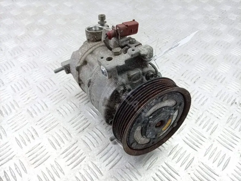 Компрессор кондиционера 8T0260805S