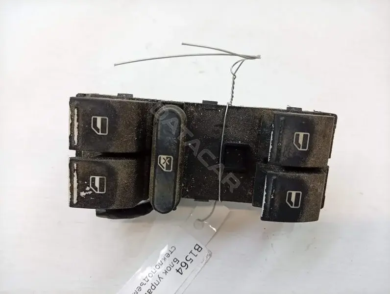 Блок управления стеклоподъемниками 1K4959857