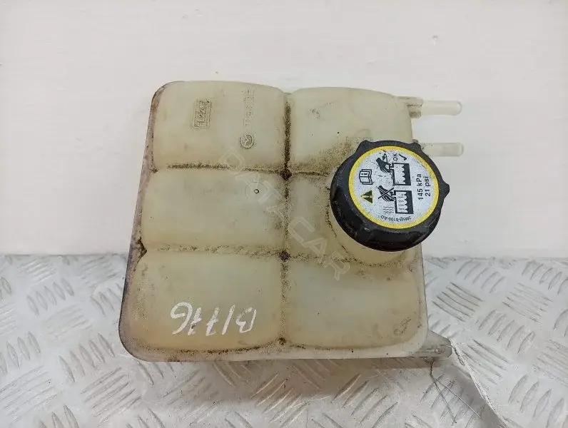 Расширительный бачок Y66915350