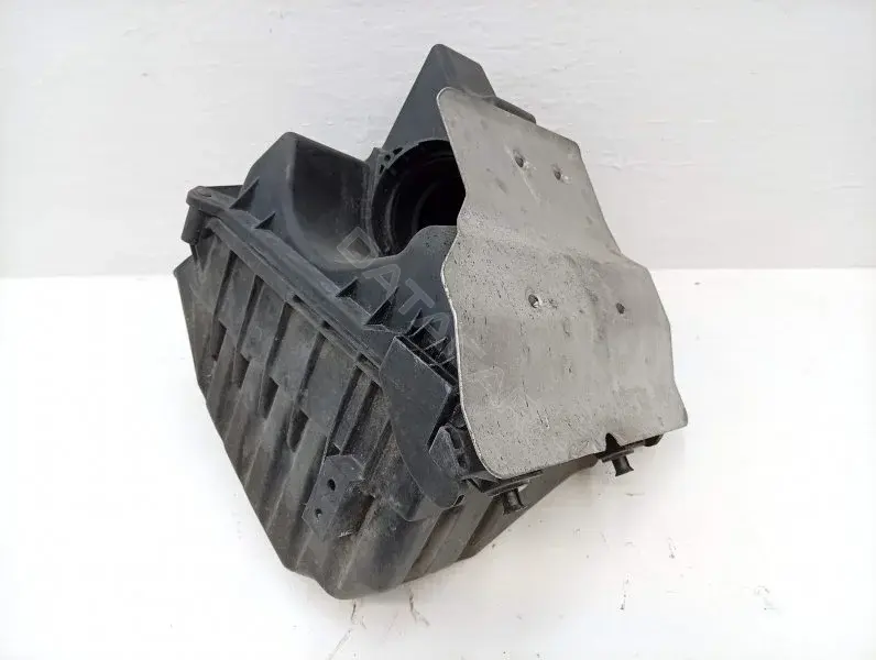 Корпус воздушного фильтра 03G133835B